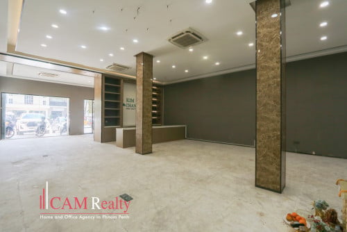 15 Rooms Commercial Building For Rent in BKK3