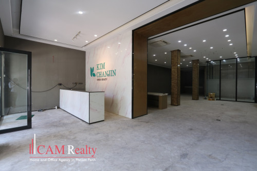 15 Rooms Commercial Building For Rent in BKK3