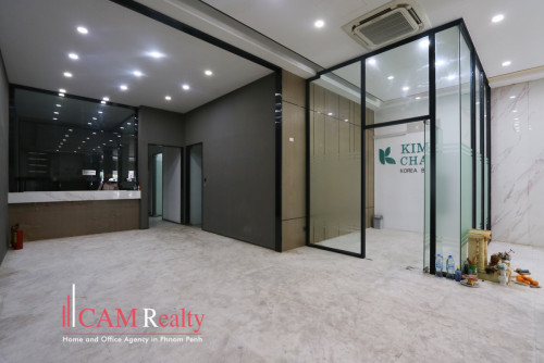 15 Rooms Commercial Building For Rent in BKK3