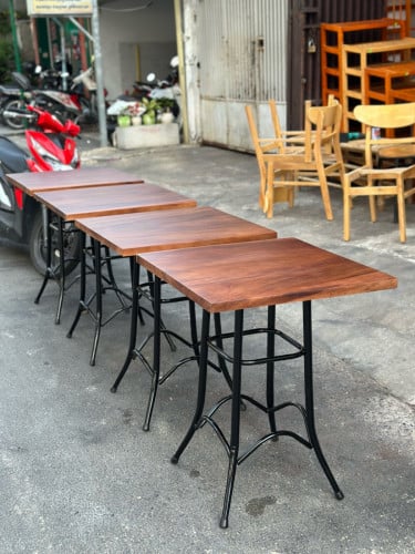 Natural wood coffee table 60*.60*75h