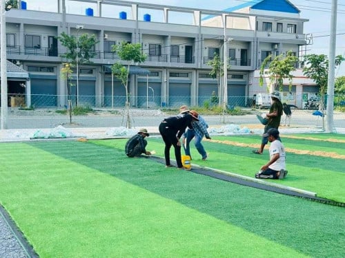 ដីលក់ក្រោមទីផ្សារ