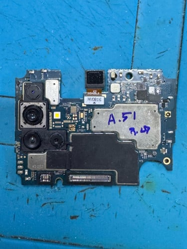 បត​ samsung A51  ក្រុមហ៊ុ​ន