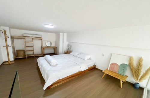 VINTAGE DUPLEX ROOM FOR RENT ☘️