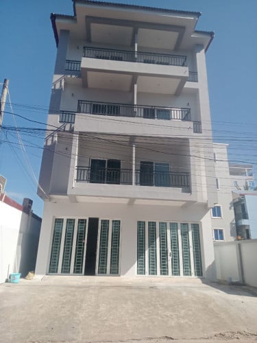 ផ្ទះលក់ 13បន្ទប់​​មានចំណូលស្រាប់