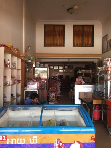 ផ្ទះលក់មុខសាលាមធ្យមវិចិត្រសិល្បះ តម្លៃ135000$