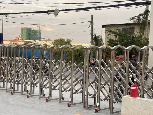 Retractable Gate for Sell - ទ្វាដែកសុវត្ថិភាព