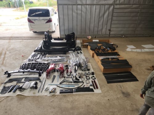 គ្រឿងតម្លើងសេរី និង តម្លើងសេរី Alphard 2008-2022 Alphard ទៅ Lexus LM