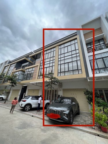 ផ្ទះល្វែងប្រភេទ C លក់