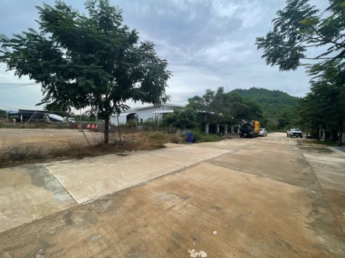 មានច្រើនកន្លែងចង់បញ្ចេញខ្លះ