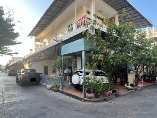 ផ្ទះកែងលក់