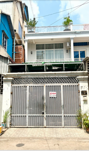 ផ្ទះនៅក្រោយការ៉ាសសាំង ptt ជាប់ លីហួ ផ្លូវ 598