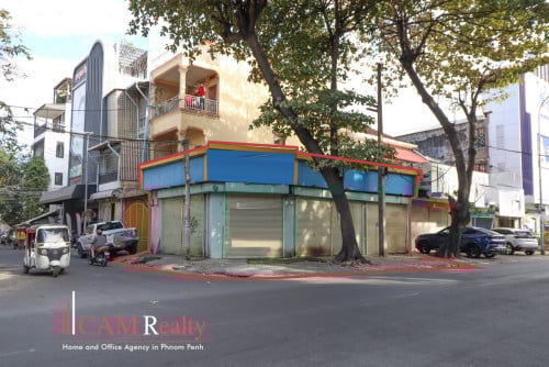 Corner Retail Space For Rent in Daun Penh