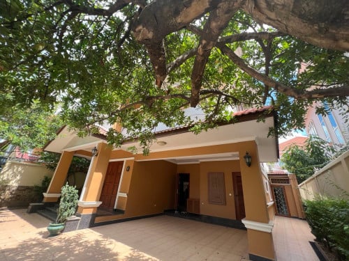 Villa For Rent in Borey Tonle Bassace