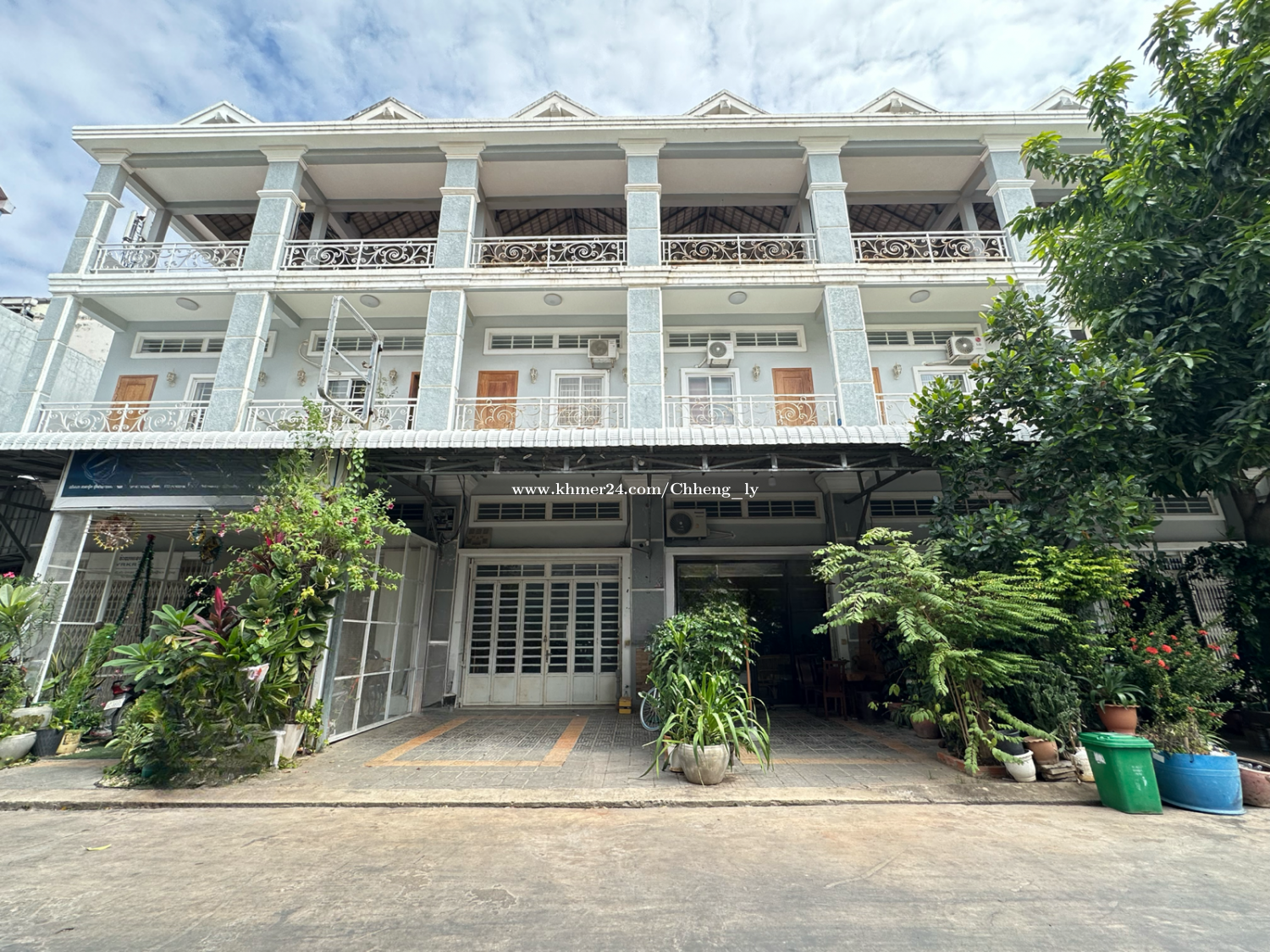 ផ្ទះអាជីវកម្មសម្រាប់លក់បន្ទាន់