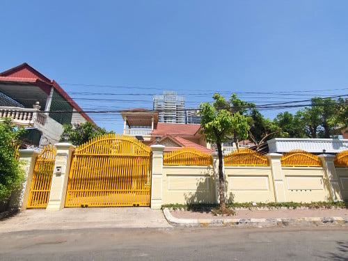 ផ្ទះវីឡា សម្រាប់លក់នៅទួលគោក