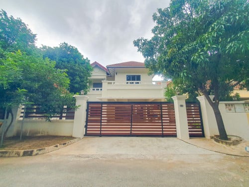 វីឡាទោល សម្រាប់លក់នៅក្នុងបុរីសាន់វ៉េ ទួលគោក