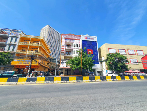 ផ្ទះអាជីវកម្ម(2ល្វែង)នៅទួលគោក(ជាប់ផ្លូវធំ)