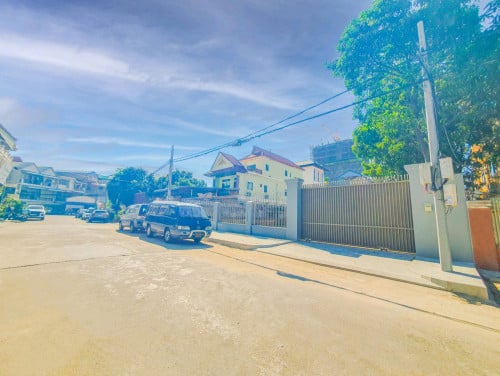 ដី សម្រាប់ជួលនៅទួលគោក ក្បែរផ្សារ Fun Mall