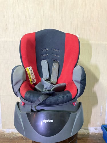 Car seat កៅអីសុវត្តិភាពក្មេង