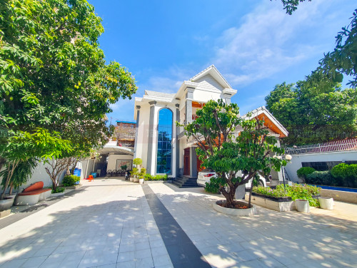 ផ្ទះវីឡា(ផ្ទះថ្មីស្អាត)សម្រាប់លក់នៅទួលគោក