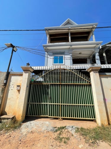 ផ្ទះលក់ផ្ទាល់ខ្លួនចំកណ្តាលក្រុងសៀមរាប ផ្សារសាមគ្គី