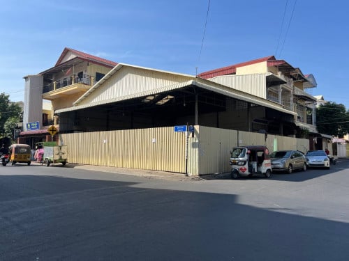 Warehouse for rent in Teuk Laak