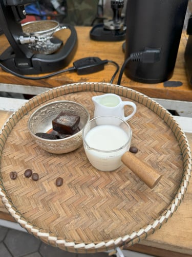 សេវាលក់កាហ្វេតាមរោងការ