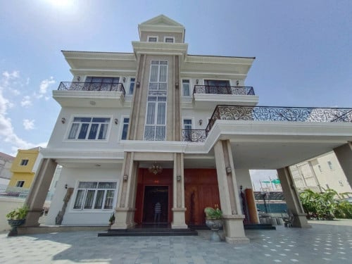 Big & Nice Villa For Rent In Sen Sok