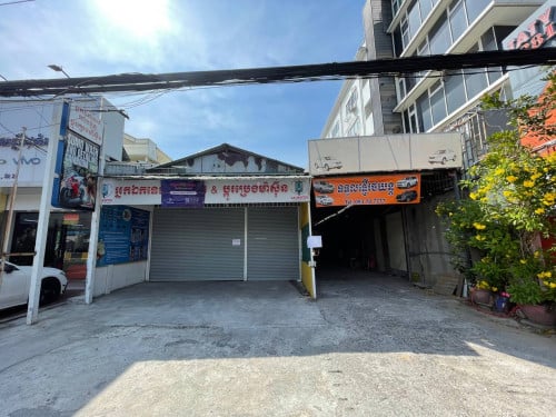 ដីនិងអាគារសម្រាប់ជួលនៅផ្លូវជាតិលេខ២ ចាក់អង្រែក្រោម