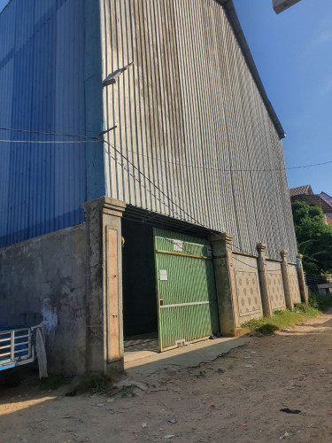 ឃ្លាំងសម្រាប់ជួល 600$