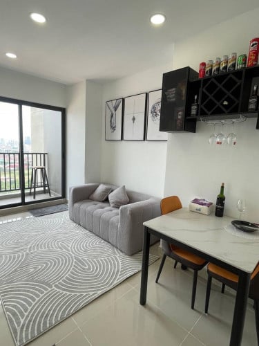 One Bedroom for Rent At Park Land Condo