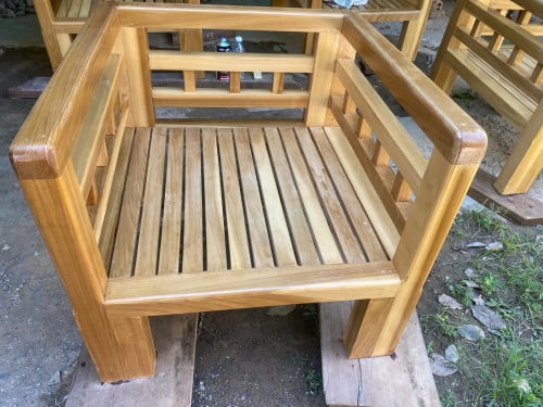 កៅអី ប្រណិត