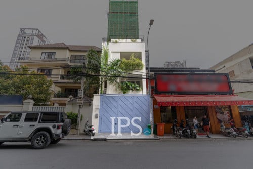 #សម្រាប់លក់! ផ្ទះប្រណីតកណ្ដាលទីក្រុង 3 បន្ទប់គេង - នៅសង្កាត់បឹងកេងកងទី 1, រាជធានីភ្នំពេញ!