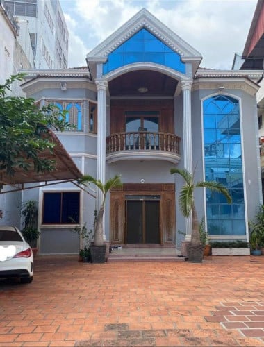 ផ្ទះវីឡាសម្រាប់លក់នៅទួលទំពូង/ Villa for Sale in Toul Tom Pong.