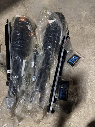 For Chrysler ទិញមកហើយឡានលក់បាត់ គ្រឿងក្រោម និងបូម