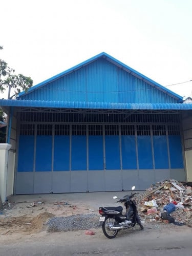 ដីឃ្លាំងលក់ $310000 (ចរចារ) ទំហំ 10m*21m (210ម៉ែត្រការ៉េ ប្លង់រឹង)