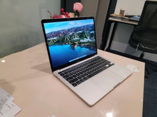 MacBook Pro (13-inch, M1, 2020)