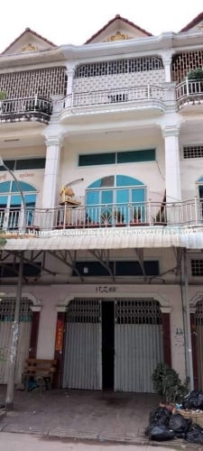 ផ្ទះល្វែងសម្រាប់លក់