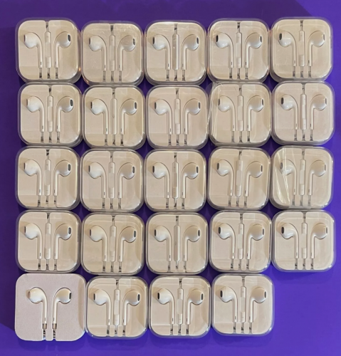 NEW Apple EarPods with 3.5mm AUX Headphone Plug កាសហ្ស៊ីន​១០០%