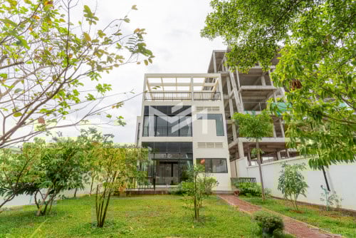 ផ្ទះលម្ហែតាមដងទន្លេមេគង្អ នៅព្រែកអញ្ចាញ 📍