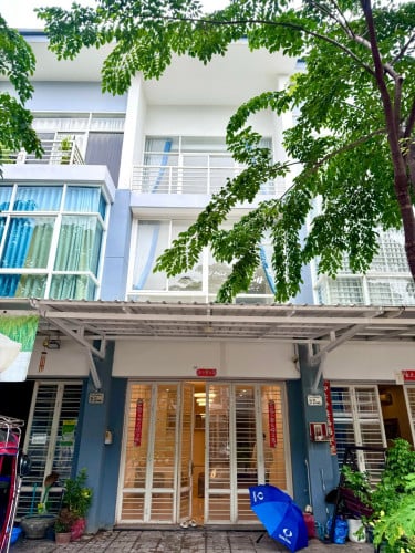 បុរី វ៉ារីណា Shop house សំរាប់ជួល || 680$/Month