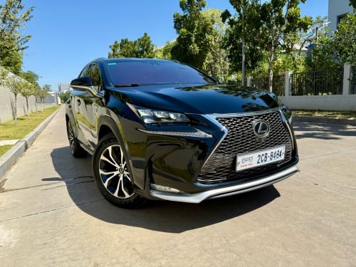 NX200t F-Sport បេតុង7  ស្លាយកុងទ័រ ក្នុងឆឺរី គុជ3ហ្សុីន