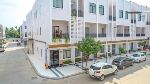 សំភារះពេញ