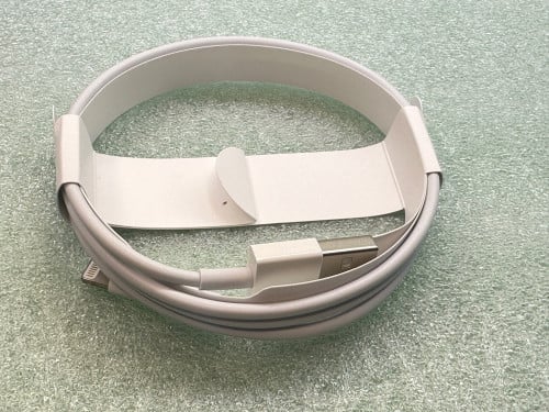 ខ្សែសាក USB to Lightning ហ្ស៊ីន 100%