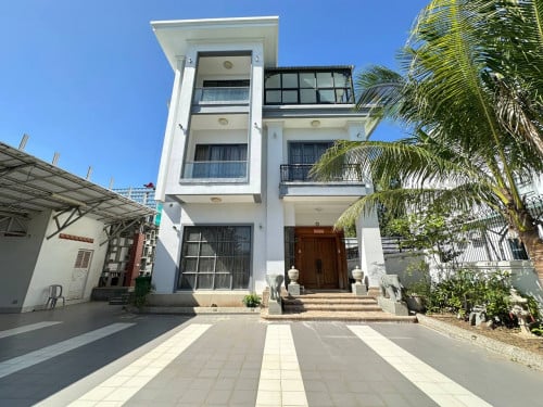 វីឡាទោល សម្រាប់លក់បន្ទាន់ ក្នុងបុរី វីឡាថោន (Villa Town)