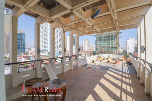 12 Room Commercial Building For Rent in BKK2