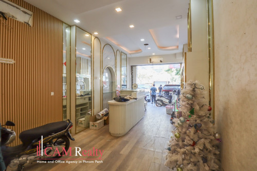 12 Room Commercial Building For Rent in BKK2