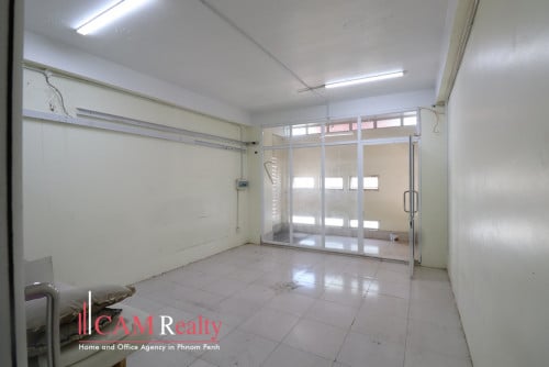 12 Room Commercial Building For Rent in BKK2