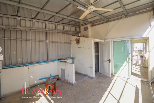 12 Room Commercial Building For Rent in BKK2