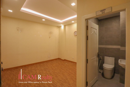12 Room Commercial Building For Rent in BKK2